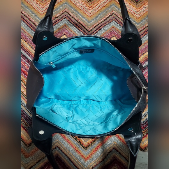 Salvatore Ferragamo Black Gancini Leather Shoulder Bag - Picture 10 of 14